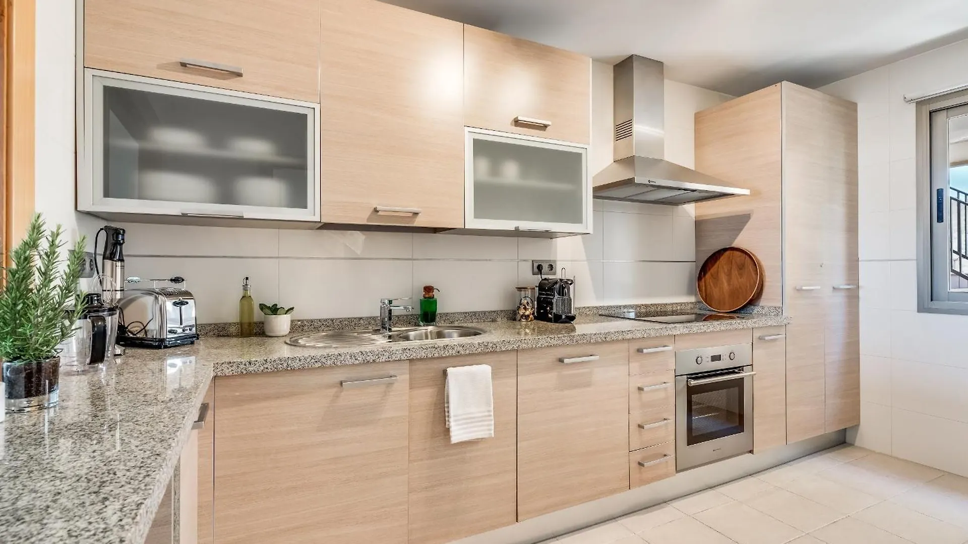 La Resina Sea View Brand New Apartment Estepona