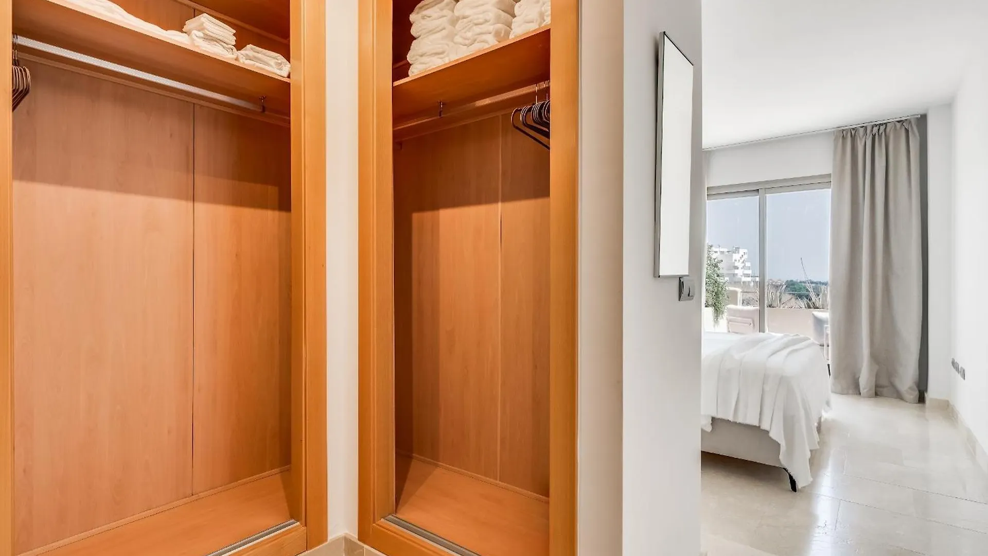 La Resina Sea View Brand New Apartment Estepona 0*,  Spain