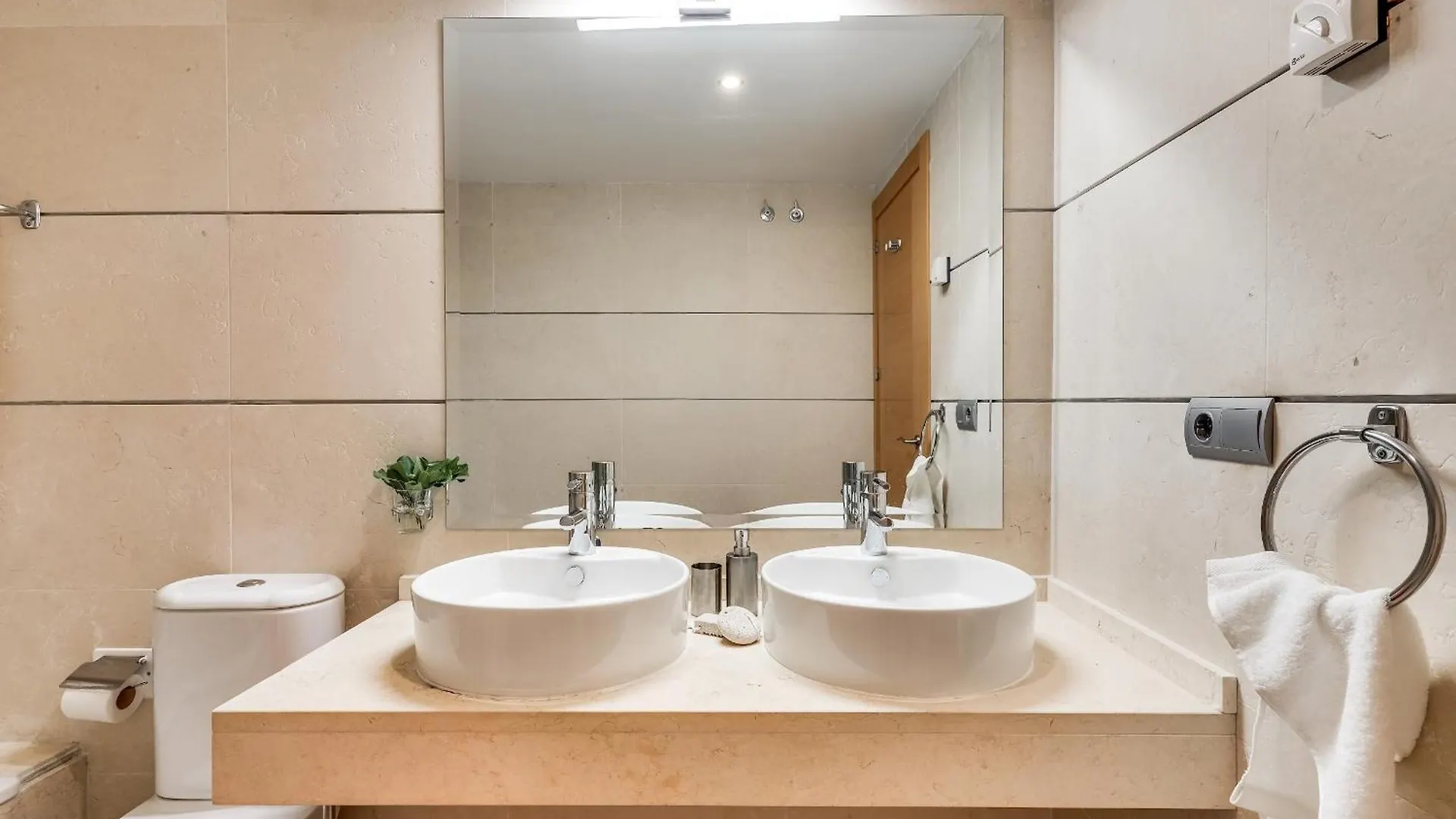 La Resina Sea View Brand New Apartment Estepona