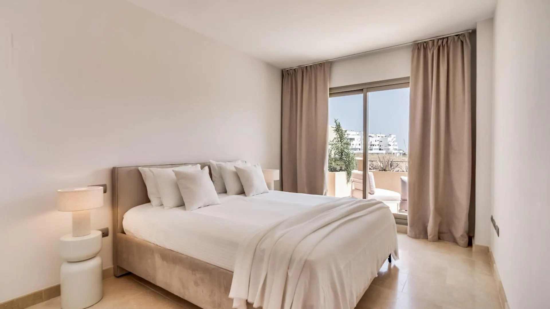La Resina Sea View Brand New Apartment Estepona
